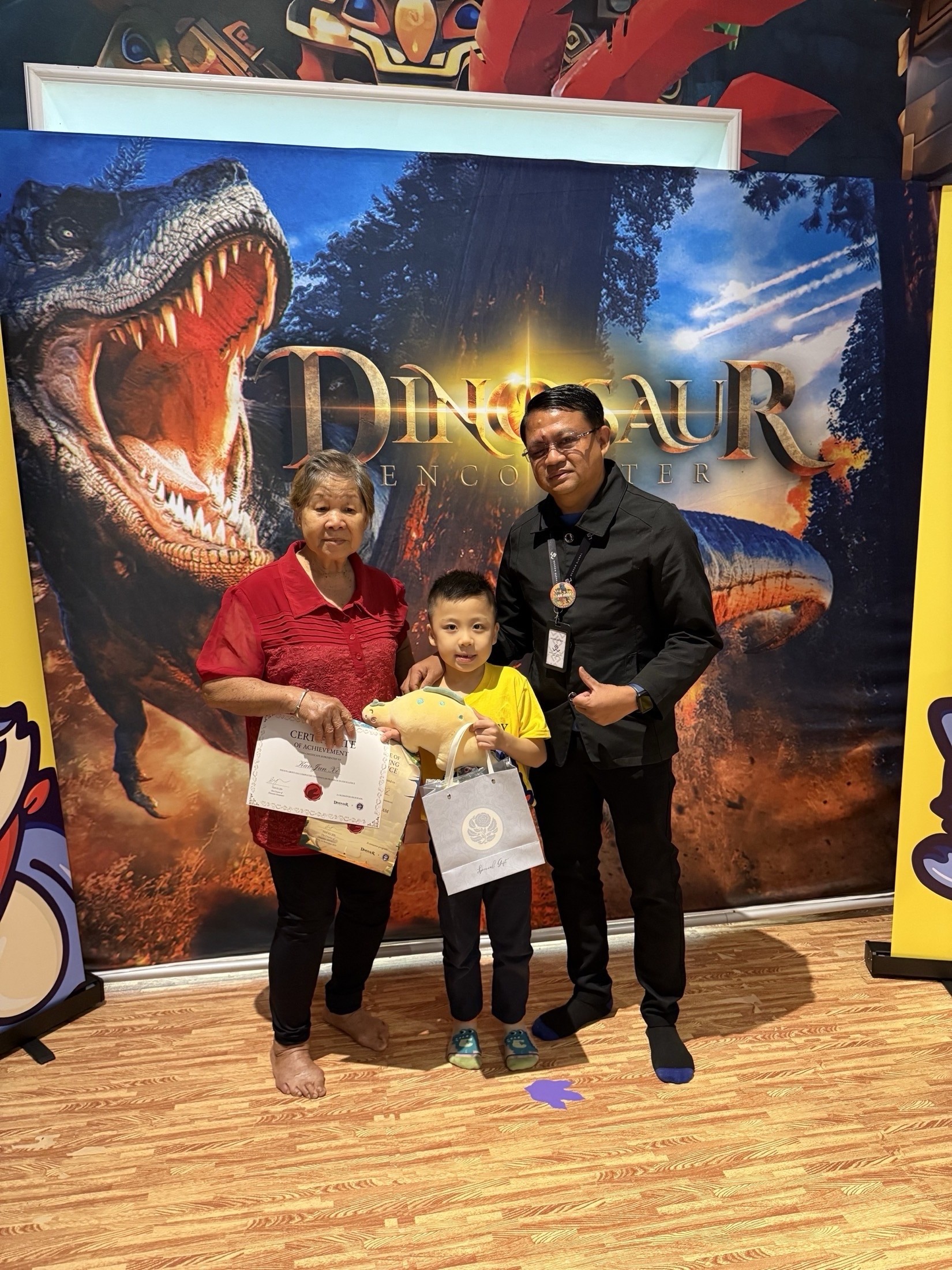 Family celebration during Dino Lab Academy